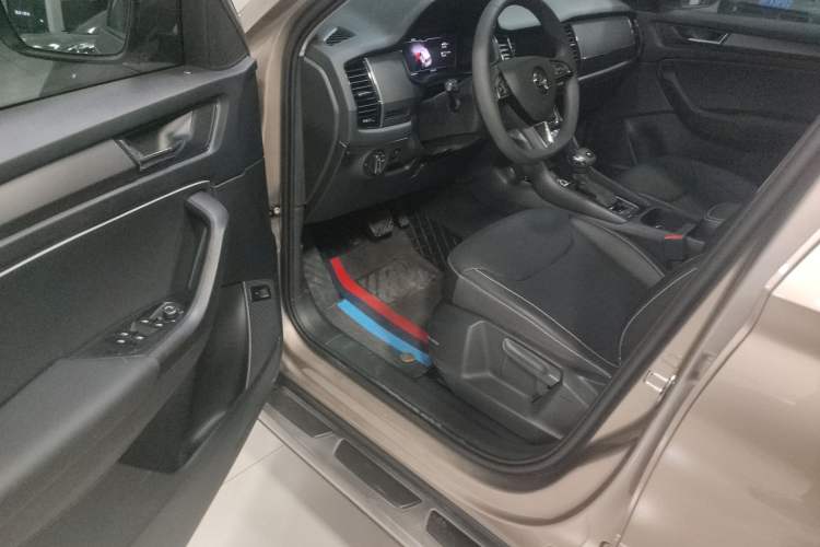 Used Skoda Kodiaq 2021 TSI330 5-Seat Two-Wheel Drive Comfort Edition Interior 3