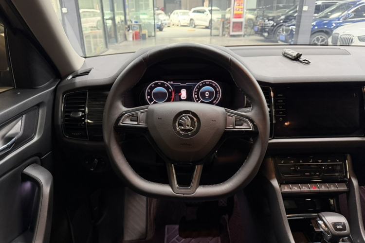 Used Skoda Kodiaq 2021 TSI330 5-Seater Two-Wheel-Drive Luxury Plus Edition Interior 3