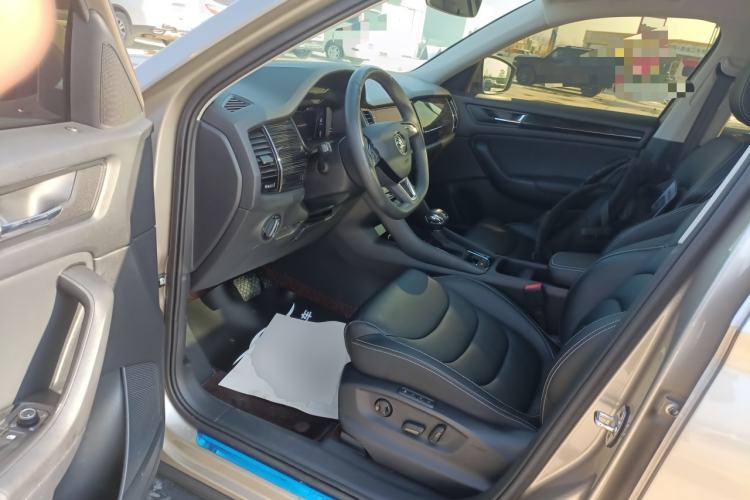 Used Skoda Kodiaq 2021 TSI330 5-Seater Two-Wheel-Drive Luxury Plus Edition Interior 3
