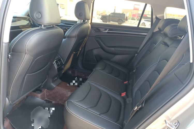 Used Skoda Kodiaq 2021 TSI330 5-Seater Two-Wheel-Drive Luxury Plus Edition Interior 4