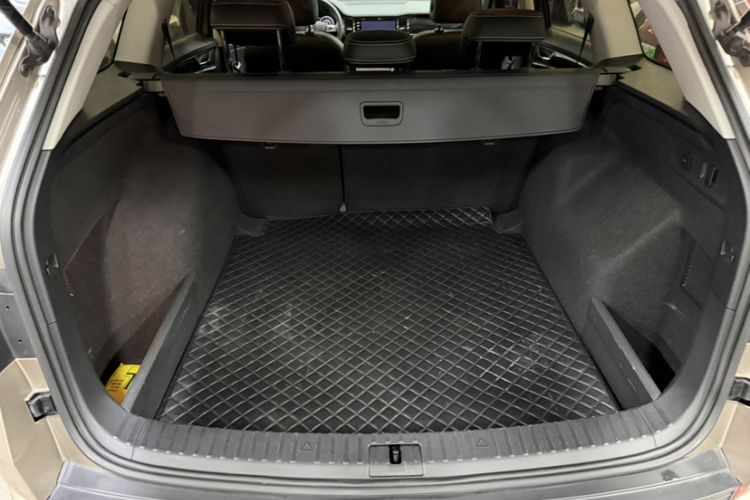 Used Skoda Kodiaq 2021 TSI330 5-Seater Two-Wheel-Drive Luxury Plus Edition Interior 9