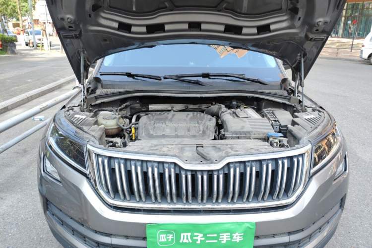 Used Skoda Kodiaq 2021 TSI330 7-Seater Two-Wheel-Drive Luxury Plus Edition Engine Bay