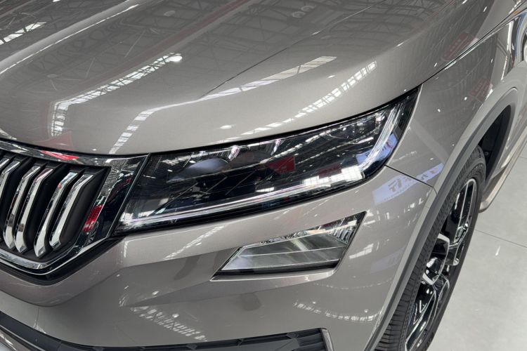 Used Skoda Kodiaq 2021 TSI330 7-Seater Two-Wheel-Drive Luxury Plus Edition Left Front Headlight