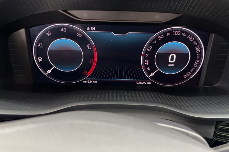 Used Skoda Kodiaq 2021 TSI330 7-Seater Two-Wheel-Drive Luxury Plus Edition Odometer Close Up