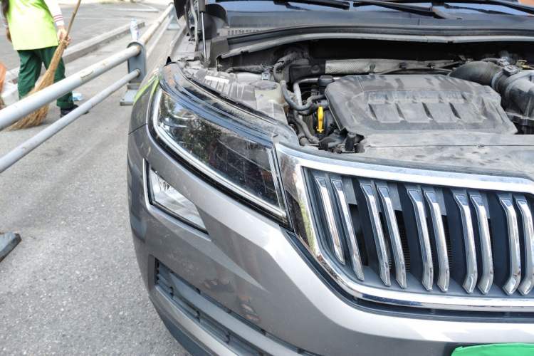 Used Skoda Kodiaq 2021 TSI330 7-Seater Two-Wheel-Drive Luxury Plus Edition Right Front Headlight