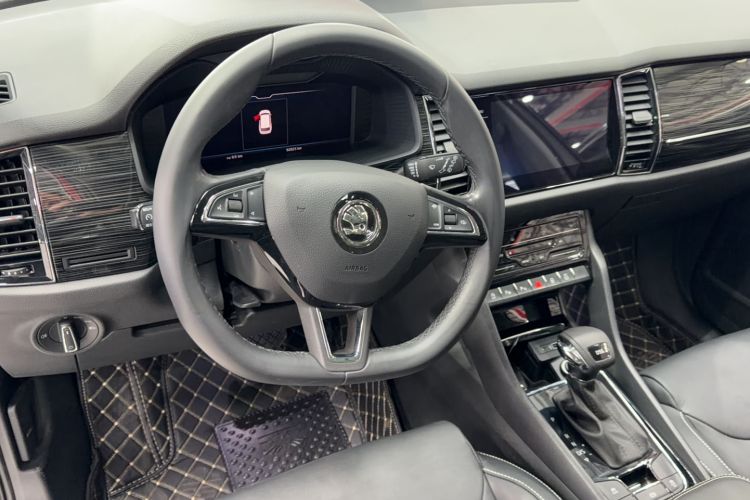 Used Skoda Kodiaq 2021 TSI330 7-Seater Two-Wheel-Drive Luxury Plus Edition Steering Wheel