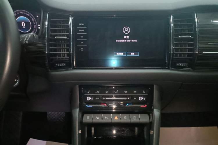 Used Skoda Kodiaq 2021 TSI330 7-Seater Two-Wheel-Drive Luxury Plus Edition Audio And AC Panel