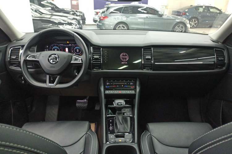 Used Skoda Kodiaq 2021 TSI330 5-Seater Two-Wheel-Drive Luxury Plus Edition Center Console
