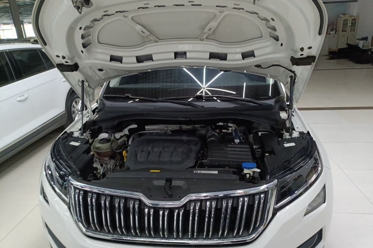 Used Skoda Kodiaq 2021 TSI330 7-Seater Two-Wheel-Drive Luxury Plus Edition Engine Bay