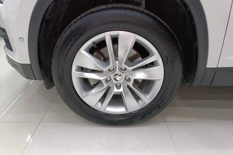 Used Skoda Kodiaq 2021 TSI330 7-Seater Two-Wheel-Drive Luxury Plus Edition Exterior 4