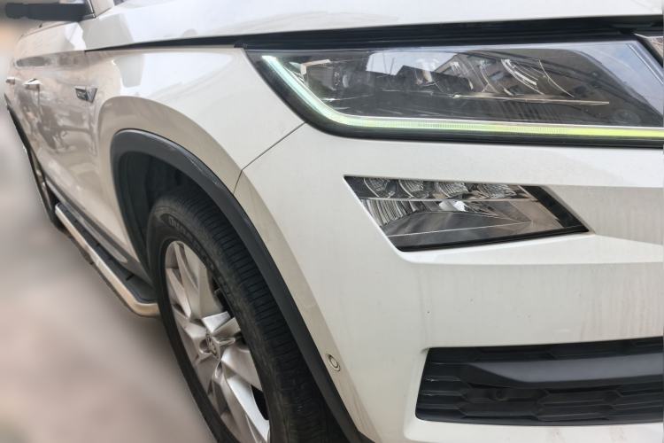 Used Skoda Kodiaq 2021 TSI330 7-Seater Two-Wheel-Drive Luxury Plus Edition Front Right 45 Deg