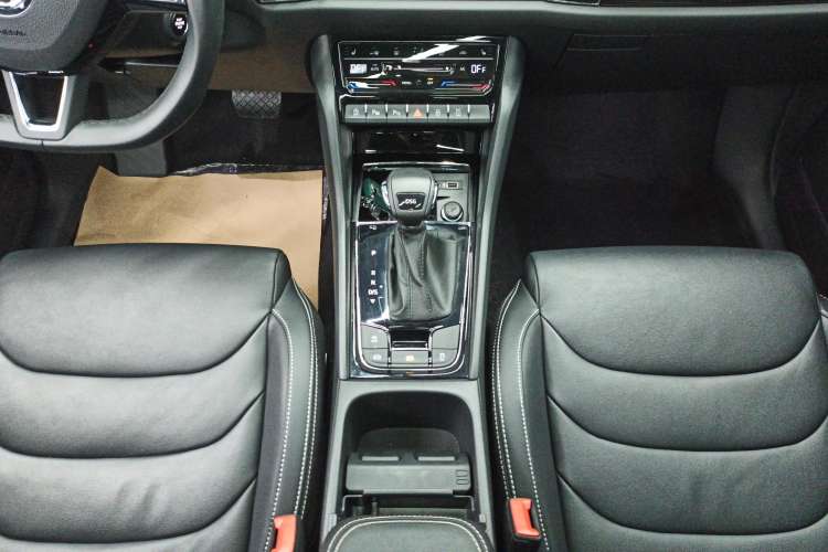 Used Skoda Kodiaq 2021 TSI330 5-Seater Two-Wheel-Drive Luxury Plus Edition Gear Lever