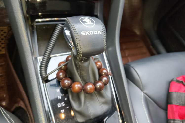 Used Skoda Kodiaq 2021 TSI330 5-Seater Two-Wheel-Drive Luxury Plus Edition Gear Lever