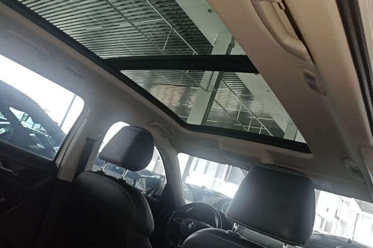 Used Skoda Kodiaq 2021 TSI330 5-Seater Two-Wheel-Drive Luxury Plus Edition Headliner