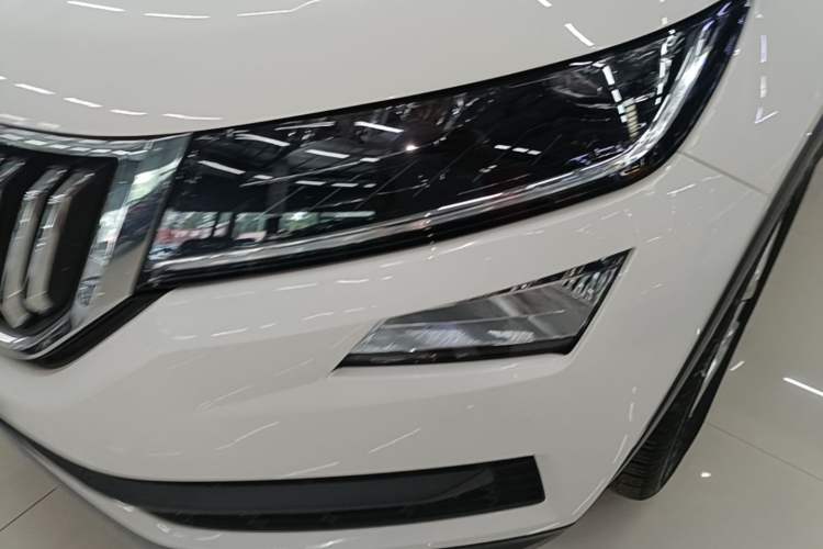 Used Skoda Kodiaq 2021 TSI330 7-Seater Two-Wheel-Drive Luxury Plus Edition Left Front Headlight