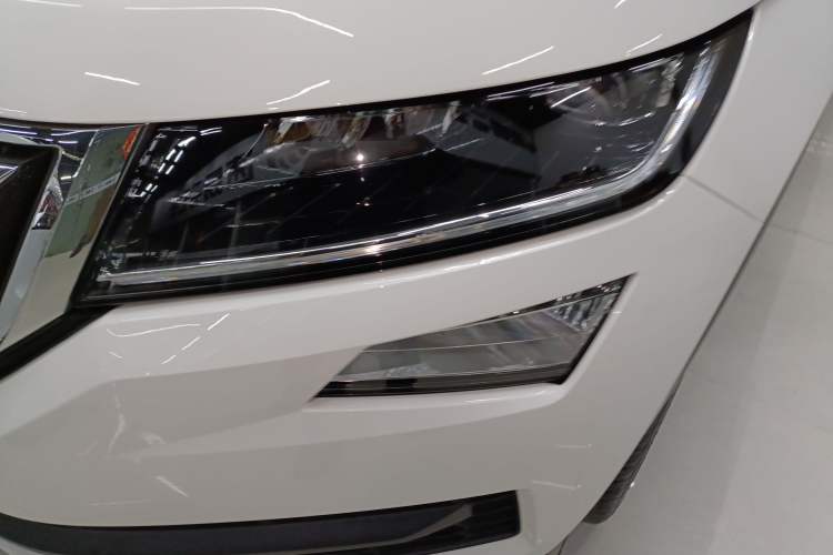 Used Skoda Kodiaq 2021 TSI330 7-Seater Two-Wheel-Drive Luxury Plus Edition Left Front Headlight