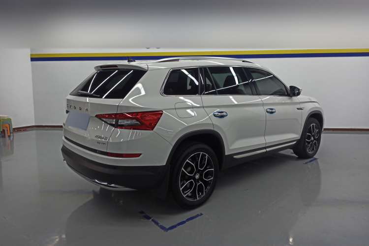 Used Skoda Kodiaq 2021 TSI330 5-Seater Two-Wheel-Drive Luxury Plus Edition Rear Right 45 Deg
