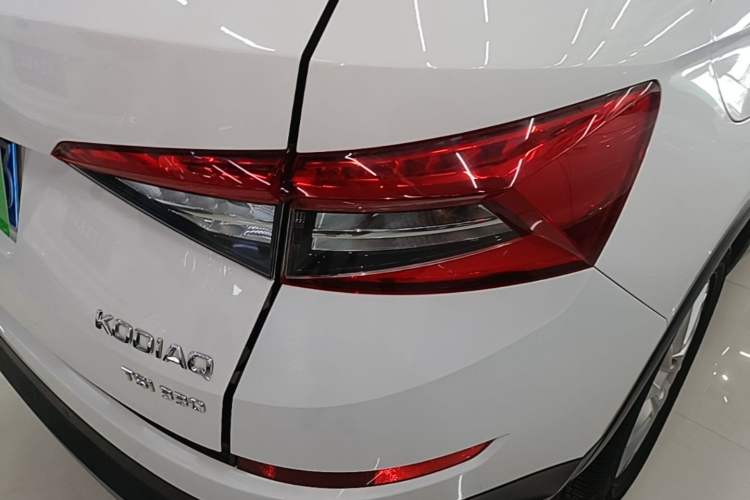 Used Skoda Kodiaq 2021 TSI330 7-Seater Two-Wheel-Drive Luxury Plus Edition Right Rear Taillight