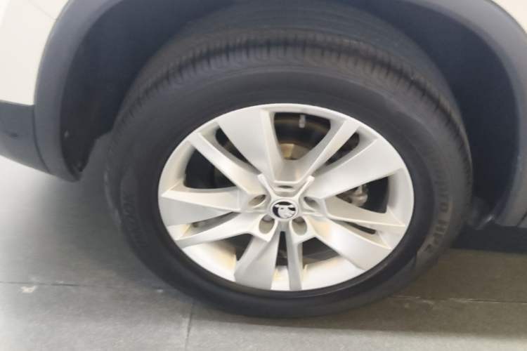 Used Skoda Kodiaq 2021 TSI330 5-Seater Two-Wheel-Drive Luxury Plus Edition Right Rear Wheel Hub