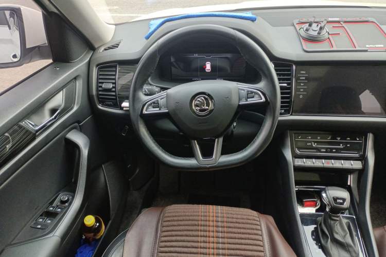 Used Skoda Kodiaq 2021 TSI330 5-Seater Two-Wheel-Drive Luxury Plus Edition Steering Wheel