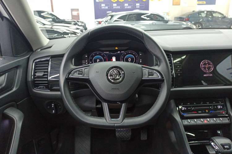 Used Skoda Kodiaq 2021 TSI330 5-Seater Two-Wheel-Drive Luxury Plus Edition Steering Wheel