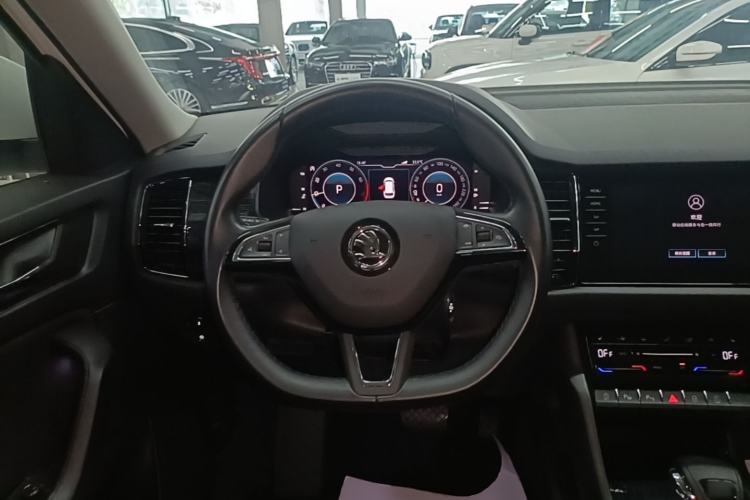 Used Skoda Kodiaq 2021 TSI330 7-Seater Two-Wheel-Drive Luxury Plus Edition Steering Wheel