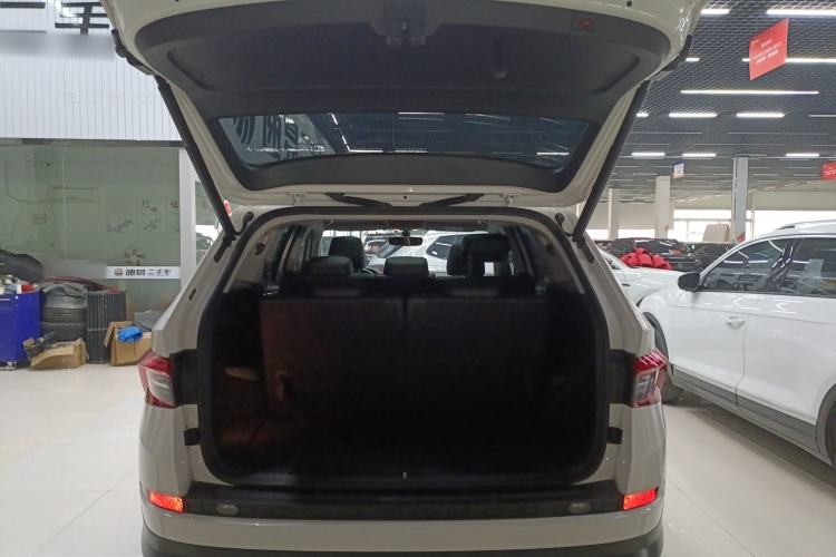 Used Skoda Kodiaq 2021 TSI330 7-Seater Two-Wheel-Drive Luxury Plus Edition Trunk