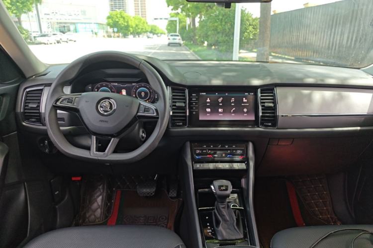 Used Skoda Kodiaq 2021 TSI330 5-Seat Two-Wheel Drive Comfort Edition Center Console