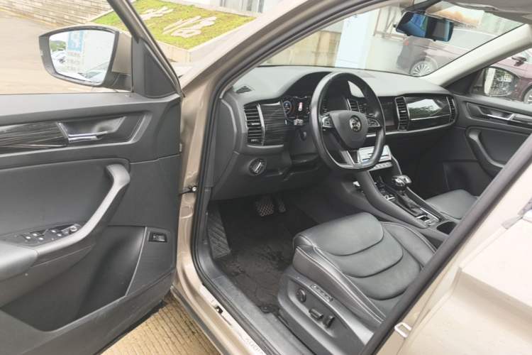 Used Skoda Kodiaq 2021 TSI330 7-Seater Two-Wheel-Drive Luxury Plus Edition Driver Seat