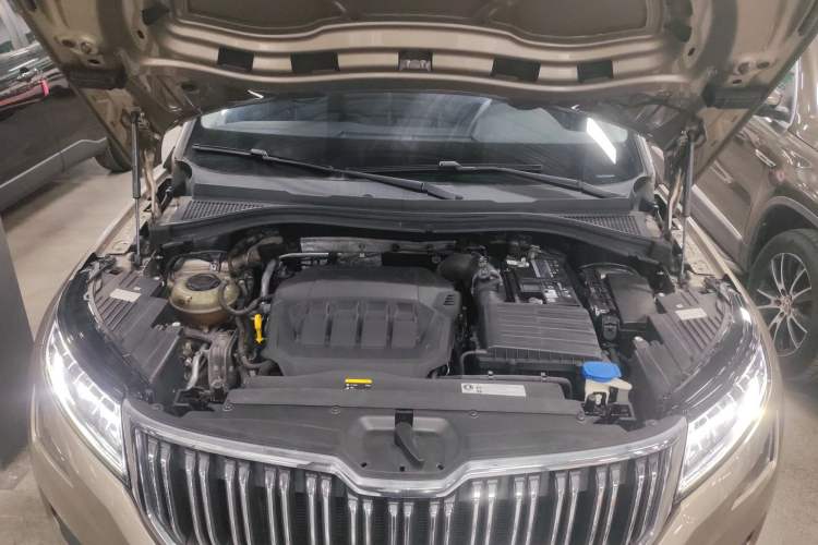 Used Skoda Kodiaq 2021 TSI330 7-Seater Two-Wheel-Drive Luxury Plus Edition Engine Bay