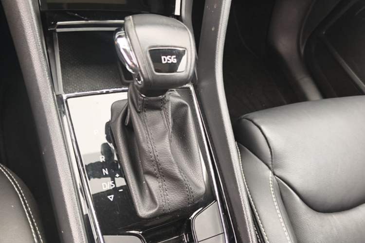 Used Skoda Kodiaq 2021 TSI330 7-Seater Two-Wheel-Drive Luxury Plus Edition Gear Lever