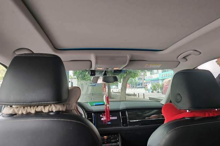 Used Skoda Kodiaq 2021 TSI330 7-Seater Two-Wheel-Drive Luxury Plus Edition Headliner