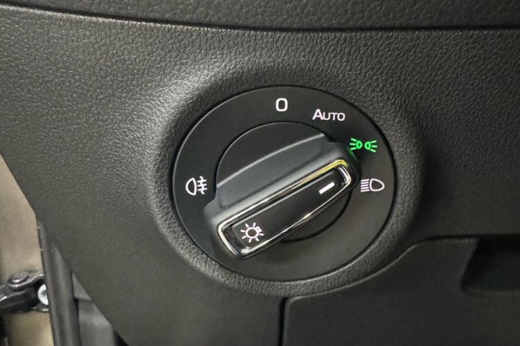 Used Skoda Kodiaq 2021 TSI330 7-Seater Two-Wheel-Drive Luxury Plus Edition Interior 10