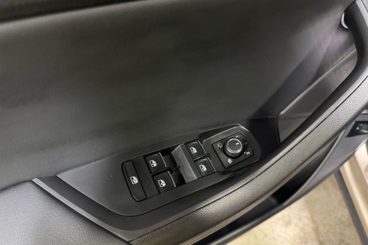 Used Skoda Kodiaq 2021 TSI330 7-Seater Two-Wheel-Drive Luxury Plus Edition Interior 11