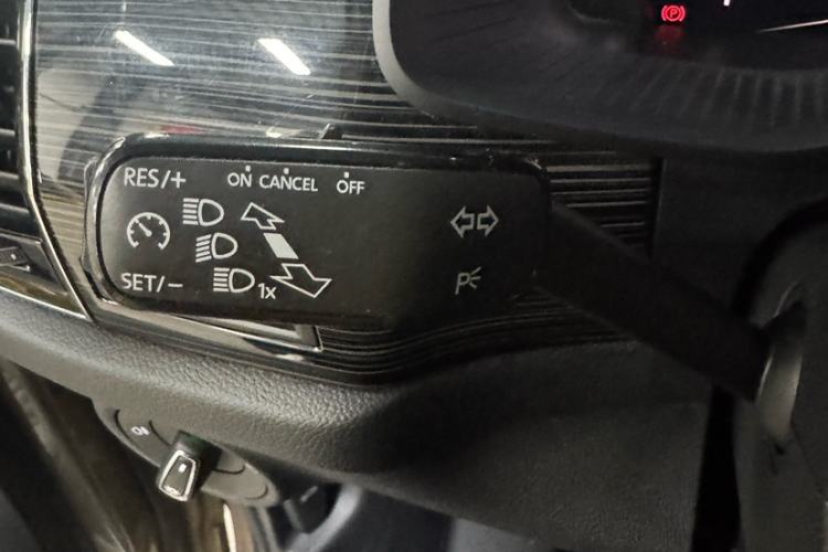 Used Skoda Kodiaq 2021 TSI330 7-Seater Two-Wheel-Drive Luxury Plus Edition Interior 5