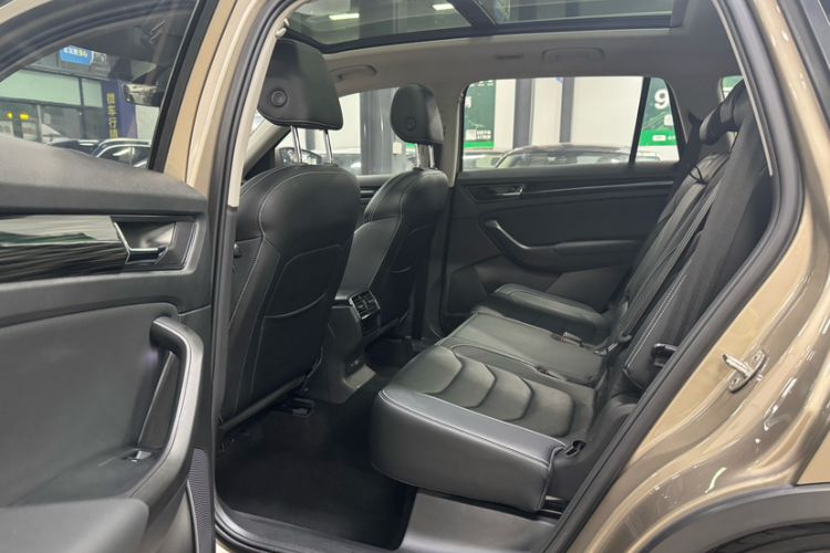 Used Skoda Kodiaq 2021 TSI330 7-Seater Two-Wheel-Drive Luxury Plus Edition Interior 9