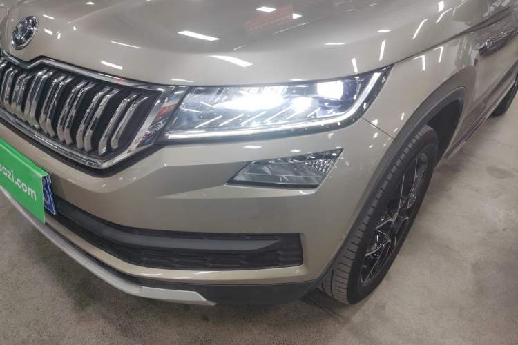 Used Skoda Kodiaq 2021 TSI330 7-Seater Two-Wheel-Drive Luxury Plus Edition Left Front Headlight