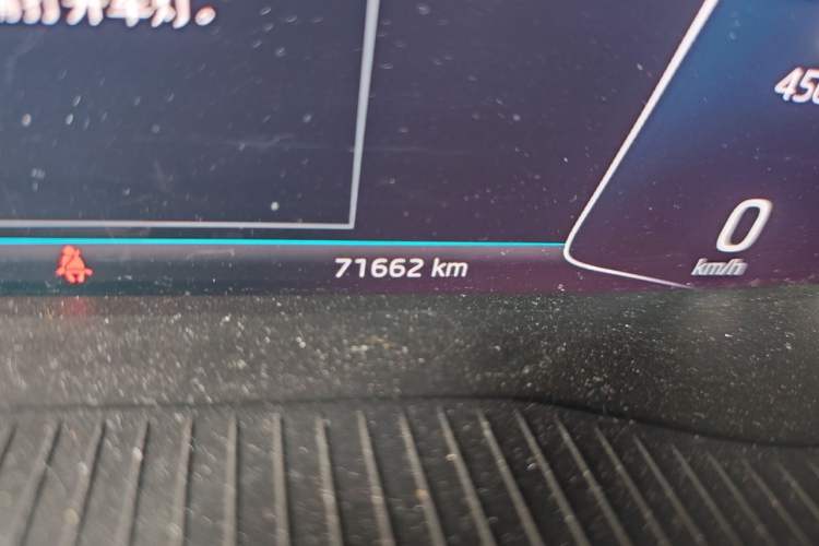 Used Skoda Kodiaq 2021 TSI330 7-Seater Two-Wheel-Drive Luxury Plus Edition Odometer Close Up