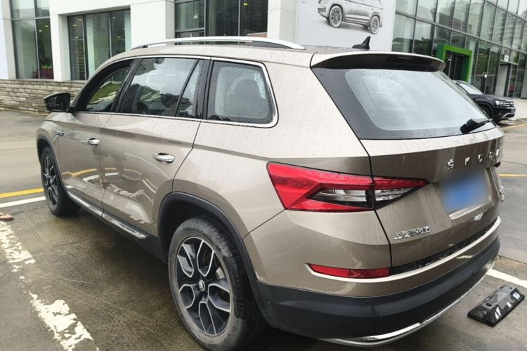 Used Skoda Kodiaq 2021 TSI330 7-Seater Two-Wheel-Drive Luxury Plus Edition Rear Left 45 Deg
