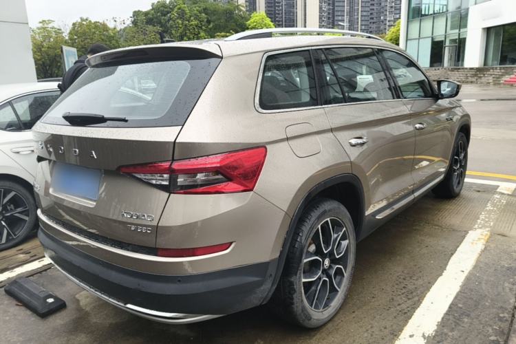 Used Skoda Kodiaq 2021 TSI330 7-Seater Two-Wheel-Drive Luxury Plus Edition Rear Right 45 Deg