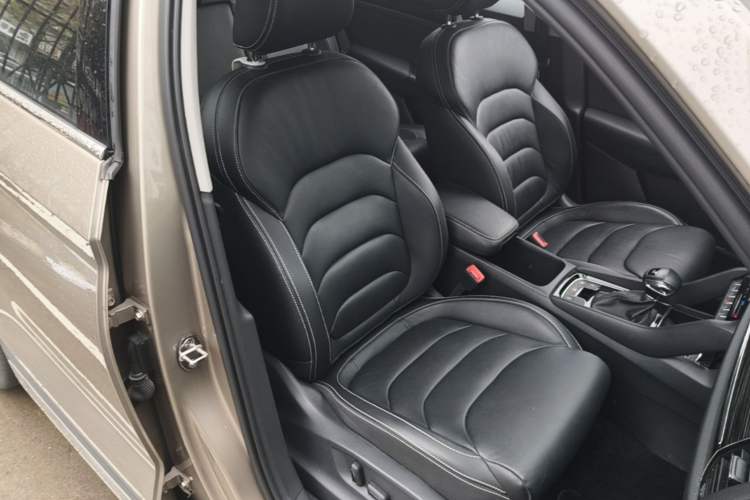 Used Skoda Kodiaq 2021 TSI330 7-Seater Two-Wheel-Drive Luxury Plus Edition Right Front Seat