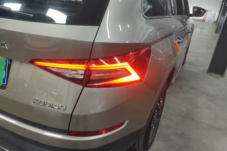 Used Skoda Kodiaq 2021 TSI330 7-Seater Two-Wheel-Drive Luxury Plus Edition Right Rear Taillight