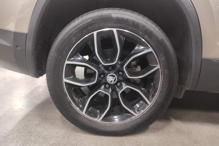 Used Skoda Kodiaq 2021 TSI330 7-Seater Two-Wheel-Drive Luxury Plus Edition Right Rear Wheel Hub