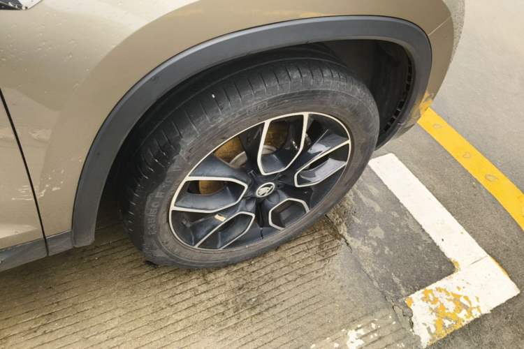 Used Skoda Kodiaq 2021 TSI330 7-Seater Two-Wheel-Drive Luxury Plus Edition Right Rear Wheel Hub