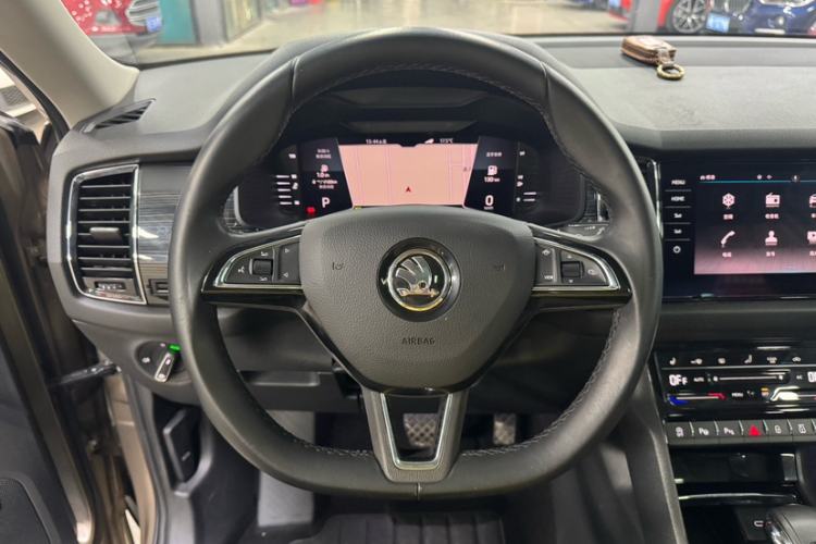 Used Skoda Kodiaq 2021 TSI330 7-Seater Two-Wheel-Drive Luxury Plus Edition Steering Wheel