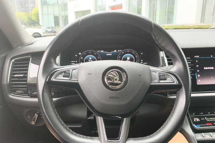 Used Skoda Kodiaq 2021 TSI330 7-Seater Two-Wheel-Drive Luxury Plus Edition Steering Wheel