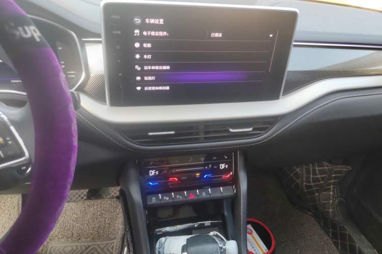 Used Skoda Kodiaq 2022 TSI330 7-Seater Two-Wheel-Drive Luxury Edition Audio And AC Panel