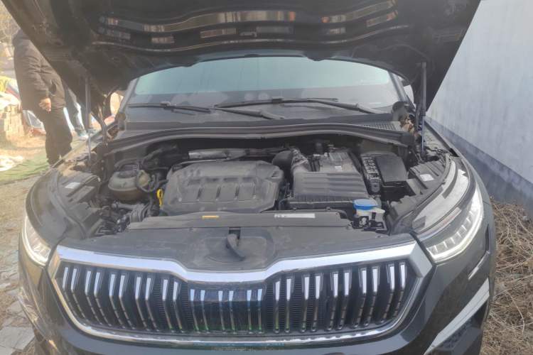 Used Skoda Kodiaq 2022 TSI330 7-Seater Two-Wheel-Drive Luxury Edition Engine Bay