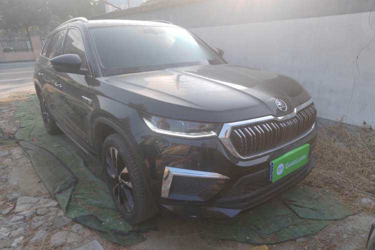 Used Skoda Kodiaq 2022 TSI330 7-Seater Two-Wheel-Drive Luxury Edition Front Right 45 Deg