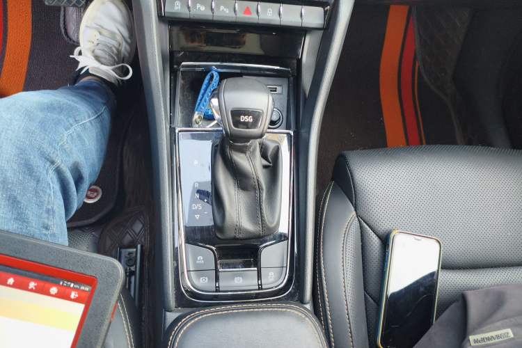 Used Skoda Kodiaq 2022 Restyled TSI330 7-Seater Two-Wheel-Drive Luxury Edition Gear Lever